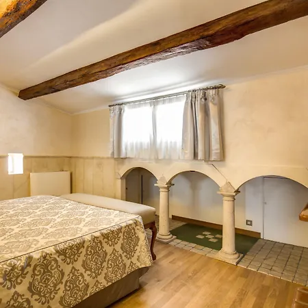 Hotel Pantheon 3*